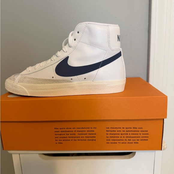 Nike Women’s BLAZER MID 77 White diffused Blue Sail High-Top Sneakers - Picture 6 of 9